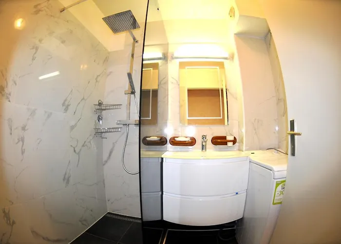 Les Pins Bleus - Antibes Les Pins * 胡安莱潘